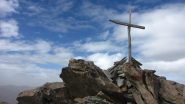 la semplice e rudimentale croce di vetta della Siguret (20-10-2012)