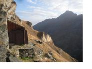 L'Alpe Changier e a dx in ombra la Punta del Ran..