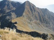 La cresta di salita, la comba Valbella e la Punta Dondogna