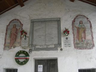 Lapide dei caduti di guerra a Monteu