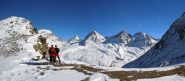 al colle col gruppo del gran paradiso sullo sfondo
