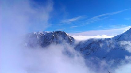 tra le nebbie della cima, sullo sfondo il Civrari 
