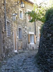 per le vie del borgo l'anima a rallegrar
