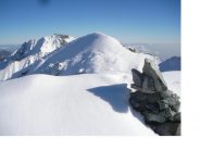 Al centro la bianca Costa Fenera dal M.Turlo..