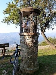 preghierina al poggio per la madonnina in gabbia...poverina