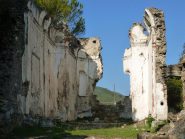 i ruderi della Chiesa di S.Bernardo sulla dorsale tra poggio Brea e Apicella