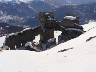 ruderi del forte sulla punta