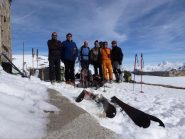 Foto di gruppo con signora