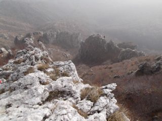 a sinistra la cresta OSA, a destra la 50° CAI