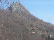 La borgata Betassa ed il roccioso rilievo dal traverso per Pertià