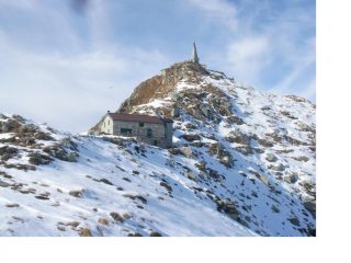 La Colma e il rifugio dalla cresta al Bric Paglie..