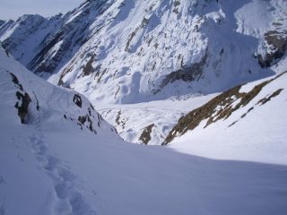 passaggio   adducente alla cresta  dove si passa nel versante Sud-Est...
