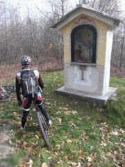 uno dei tanti piloni sul percorso