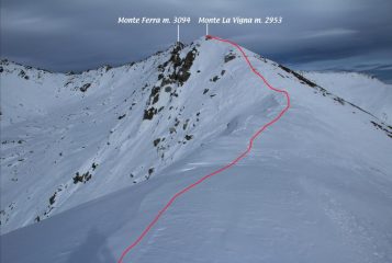 la cresta che conduce in vetta