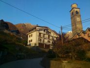 Testa dei Rossi -al centro della foto- da Montescheno (il campanile è inclinato solo nella foto...)...