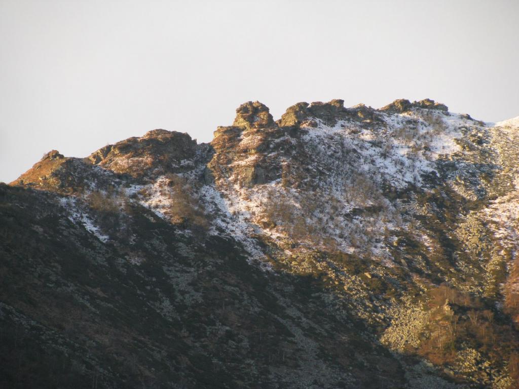 Zoom con al centro il Roc d'la Cruasera
