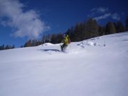 in discesa cercando il fuori pista intonso...