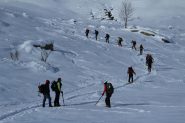 ciaspolatori e scialpinisti in salita verso il Ciotto Mieu (8-12-2012)