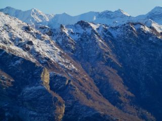 a dx del dente della vecchia la punta dell'Alantur