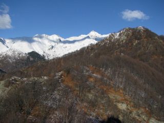 Dalla cima, panorama verso il Monte Colombo