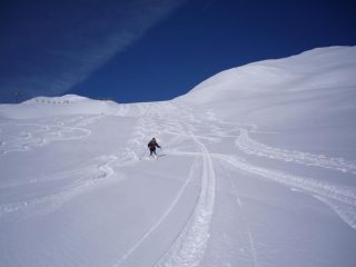 belle curve sotto il colle....