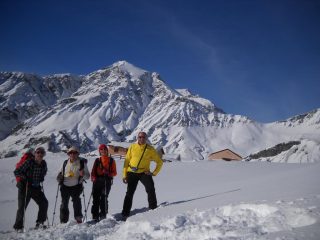 pian delle stelle sommerso dalla neve