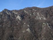 A sx, il Monte Betassa, a dx in centro il borgo Arcavut