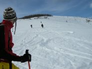 la neve in fondo con il caldo è diventata divertente