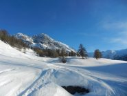 A quota 1800 lo sguardo si apre verso il masiccio del Gran Roc