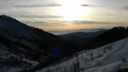 Voltandosi verso il vallone....
