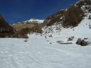 Ancora giù su bella neve poco sopra il rifugio Nebius