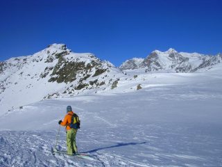 A sx il Pizzo di Campagneda