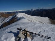 dalla vetta del Mangiabò, vista sulla dorsale verso la q.1802 e, a dx, sulla dorsale seguita in discesa