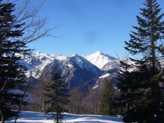 Vista dalla cima verso il Mondolè