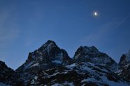 Monviso al chiaro di luna