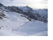 La Parte centrale dell'itinerario..domina lo sfondo il M.Marzo..