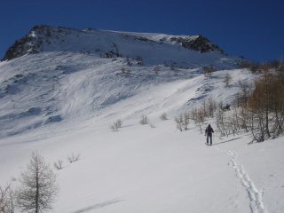 il breve ma ripido pendio per accedere alla dorsale Serra del Bal