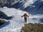 ultimi metri, sullo sfondo l'ampia dorsale