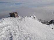 la cima principale e la croce di vetta