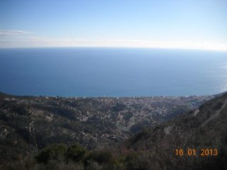 panorama dalla cima su Moglio e Alassio