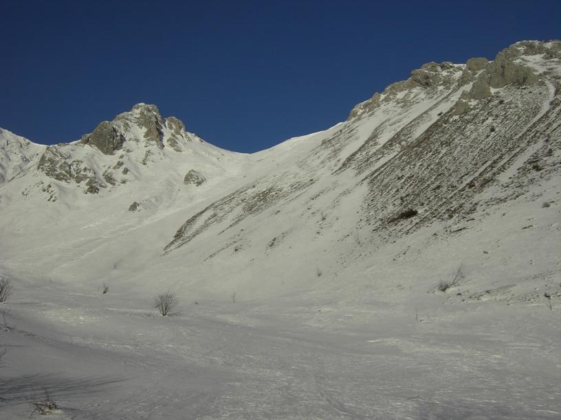 Sul ripiano:Bec Matlas a sx,Bec Baral a dx.