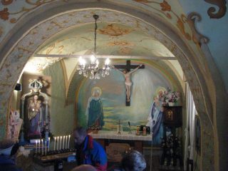 Interno della chiesetta