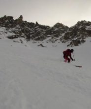 Roby nel larghissimo pendio sottostante il canale di destra
