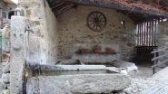fontana con lavatoio a Nomaglio