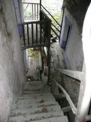 Scala e balconi alla borgata Costa