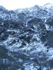 la cascata è la prima a sin, con partenza appena visibile in basso a sin