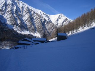 sullo sfondo il monte Selletta