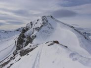 dall'anticima spunta la vetta