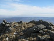L'ometto delle Colme. il lago di Viverone e Appennino sullo sfondo