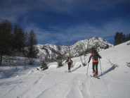sullo destra si vede il versante roccioso della Croix d'Aquila